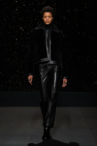 Look 50